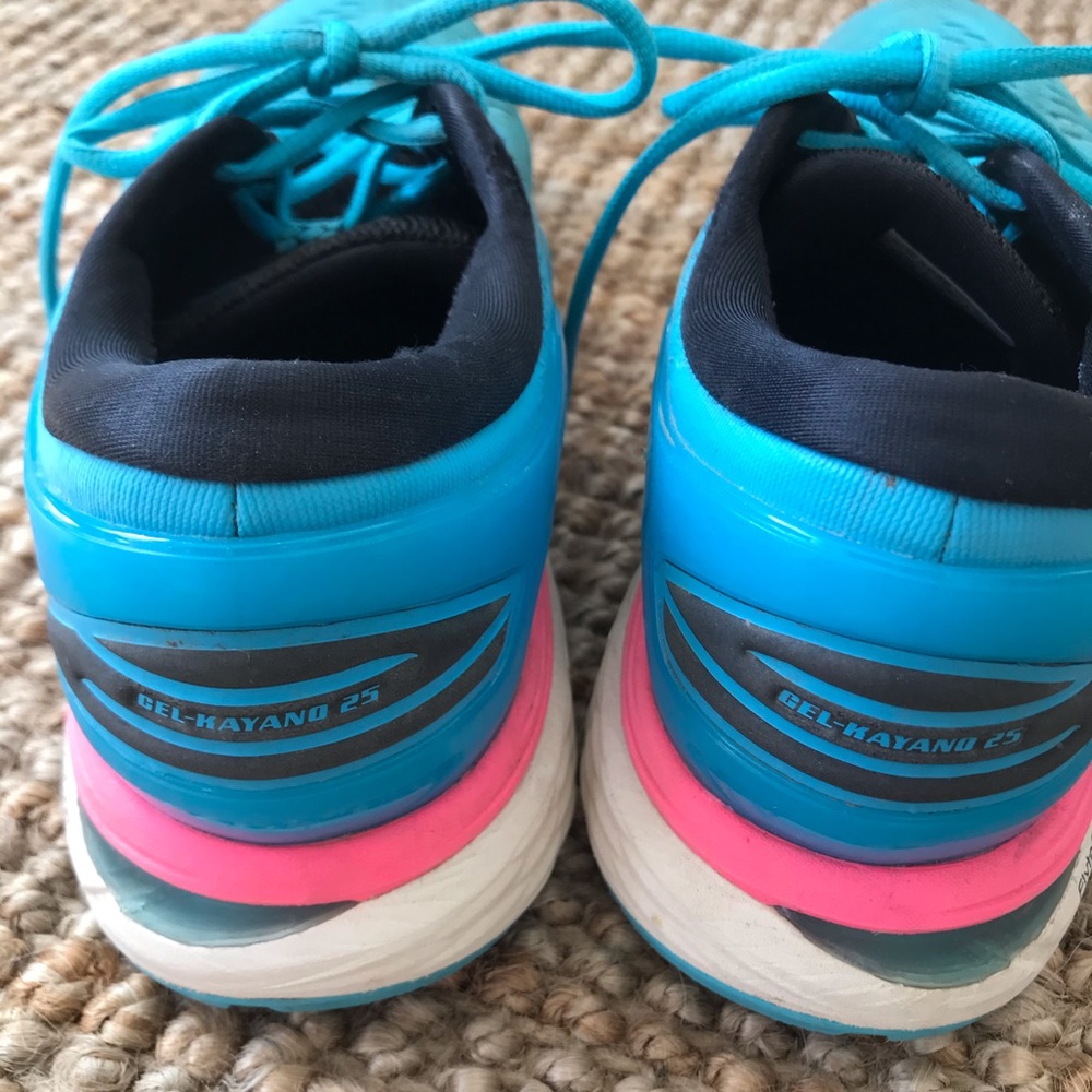 ASICS - Picture 11 of 11